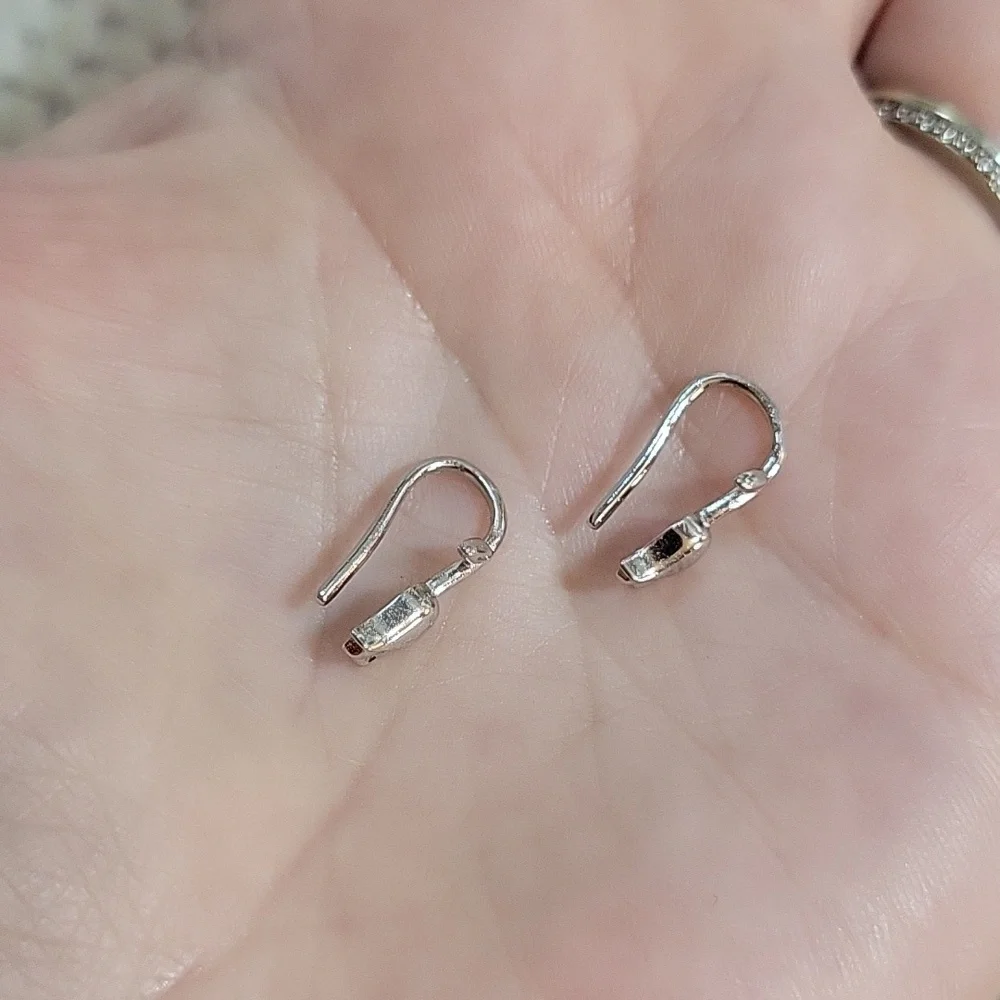 🔥LAST PAIR🔥 STERLING SILVER TULIP HUGGIES